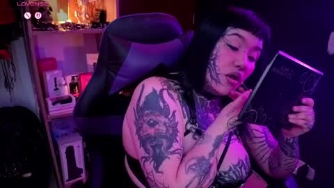 Carolain online show from April 8, 2026, 3:28 am