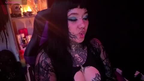 Snapshot of aradia66 chatting on April 14, 2026, 3:34 am Carolain online show from April 14, 2026, 3:34 am