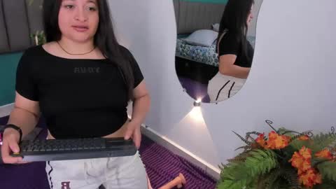 Snapshot of aradia_kiss chatting on September 27, 2025, 8:14 pm aradia_kiss online show from September 27, 2025, 8:14 pm