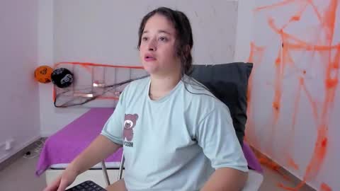 Snapshot of aradia_kiss chatting on October 20, 2025, 7:47 pm aradia_kiss online show from October 20, 2025, 7:47 pm