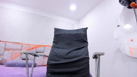 Snapshot of aradia_kiss chatting on October 27, 2025, 9:30 pm aradia_kiss online show from October 27, 2025, 9:30 pm