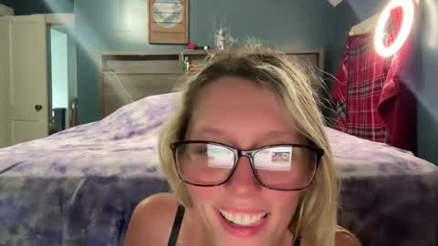 aray218 online show from July 7, 2026, 9:19 pm