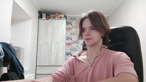 Snapshot of arcanetracer chatting on December 19, 2025, 8:38 pm Daniel online show from December 19, 2025, 8:38 pm