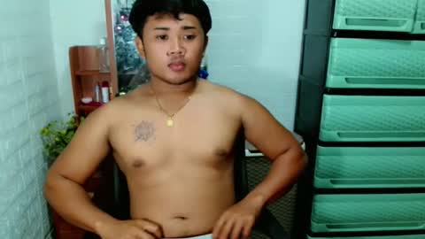 archie_hotguy online show from November 21, 2025, 3:11 pm