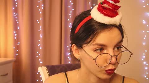 My name is Kelly online show from December 12, 2024, 8:53 pm