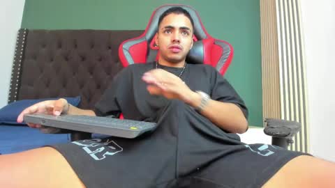 Snapshot of ares_pain_ chatting on April 22, 2026, 8:54 pm ares_pain_ online show from April 22, 2026, 8:54 pm