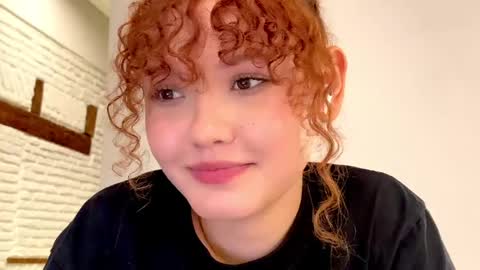 Snapshot of aresha_viree chatting on May 14, 2026, 11:44 pm Aresha online show from May 14, 2026, 11:44 pm