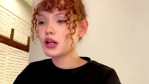 Snapshot of aresha_viree chatting on May 16, 2026, 8:07 pm Aresha online show from May 16, 2026, 8:07 pm