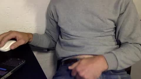 areyouasboredasme14 online show from June 16, 2026, 2:19 pm