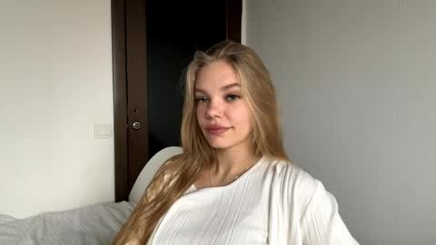 Amelia online show from November 14, 2025, 5:39 am