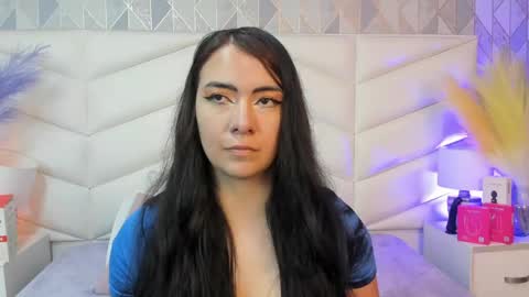 ari_lynn_ online show from May 5, 2026, 12:24 pm