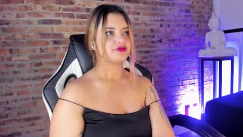 Snapshot of ari_white8 chatting on February 12, 2025, 5:26 pm Ari online show from February 12, 2025, 5:26 pm
