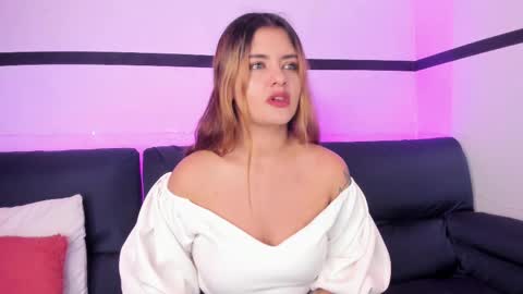 Snapshot of ari_white8 chatting on March 5, 2025, 12:00 pm Ari online show from March 5, 2025, 12:00 pm