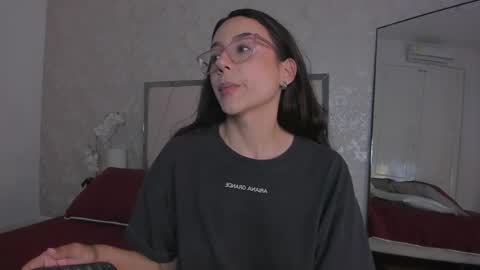 Ari Wilde online show from May 3, 2026, 1:06 pm