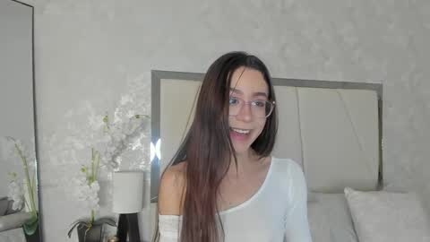 Ari Wilde online show from June 7, 2026, 12:20 pm