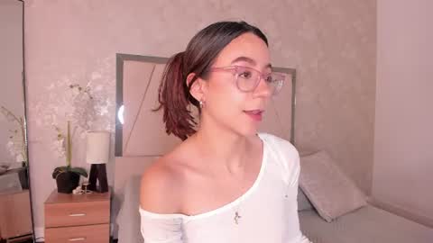 Ari Wilde online show from June 22, 2026, 12:13 pm