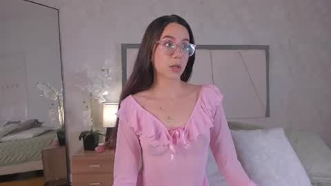 Ari Wilde online show from June 28, 2026, 12:33 pm
