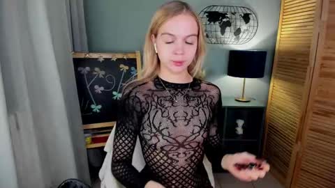 aria69stars online show from November 18, 2025, 3:38 pm