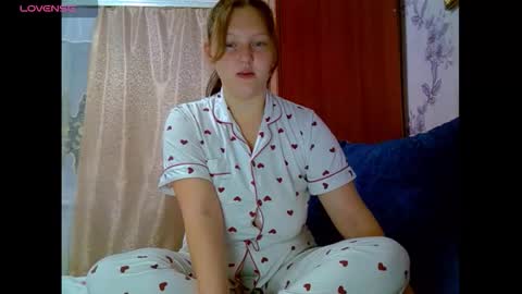 Snapshot of aria__dark chatting on September 18, 2025, 10:34 pm Aria online show from September 18, 2025, 10:34 pm