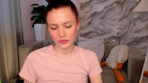aria_mila online show from May 15, 2026, 5:36 am