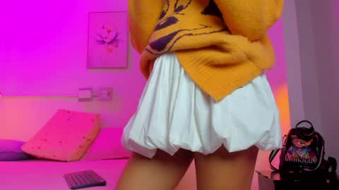 aria_millers1 online show from May 7, 2026, 11:26 am
