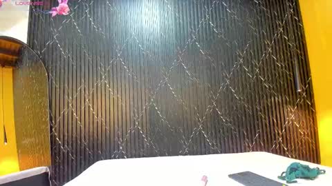 Aria Millers  online show from September 19, 2025, 11:44 am