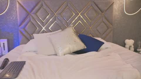 Snapshot of aria_moont chatting on September 10, 2025, 8:09 pm I OOT online show from September 10, 2025, 8:09 pm
