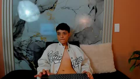 Aria Quintero online show from October 3, 2025, 2:03 pm