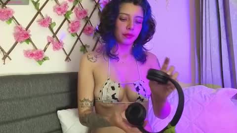 aria_silk online show from March 27, 2026, 1:44 am