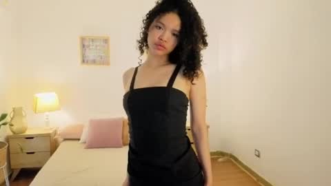 ariaa_23 online show from May 9, 2026, 12:54 pm