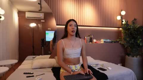 Snapshot of ariaa_isabell chatting on September 22, 2025, 6:43 pm Ariaa online show from September 22, 2025, 6:43 pm