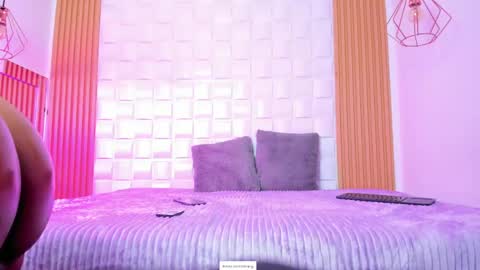 Snapshot of ariabelle1 chatting on April 17, 2026, 11:13 am AriaBelle1 online show from April 17, 2026, 11:13 am