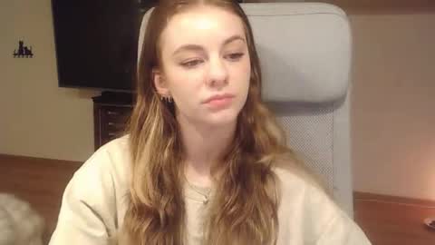 AriaCreazy online show from October 10, 2025, 9:25 pm