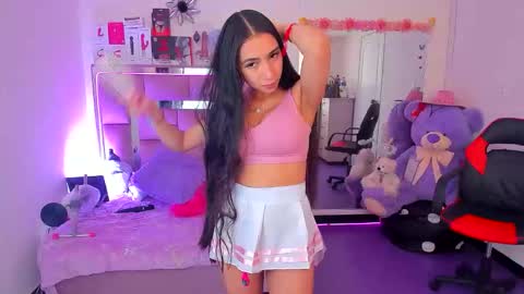 ariadnacappelletty online show from May 6, 2026, 4:01 pm