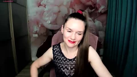 AriaGray online show from November 30, 2025, 2:48 am