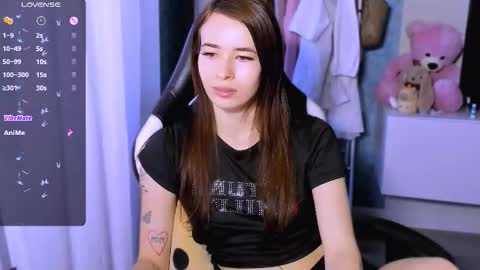 Ari online show from September 26, 2025, 4:49 am