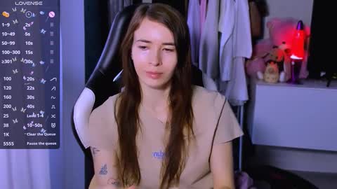 Ari online show from October 17, 2025, 6:05 am