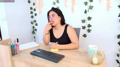 ariana_castillo__ online show from May 5, 2026, 1:08 pm