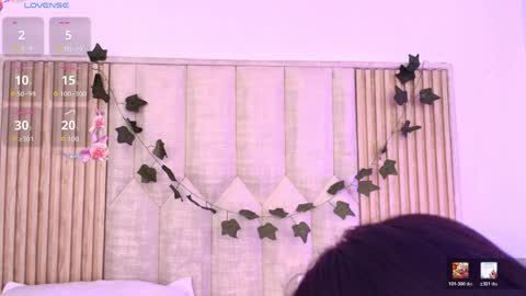 ariana_castillo__ online show from May 7, 2026, 1:27 pm