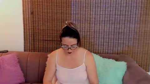Ariana Cruz online show from May 7, 2026, 12:10 pm