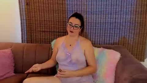 Ariana Cruz online show from May 11, 2026, 2:45 pm