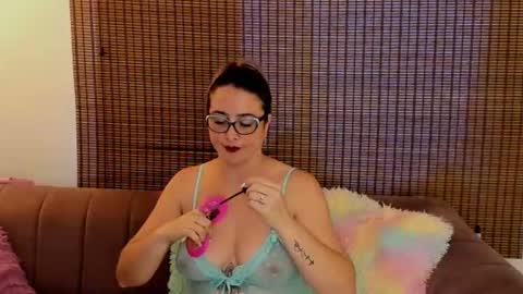 Ariana Cruz online show from May 14, 2026, 12:01 pm