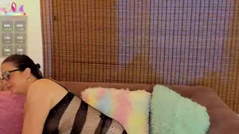Ariana Cruz online show from May 16, 2026, 12:37 pm