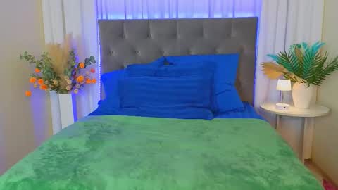 Snapshot of ariana_petite chatting on February 23, 2026, 11:57 pm Ariana online show from February 23, 2026, 11:57 pm