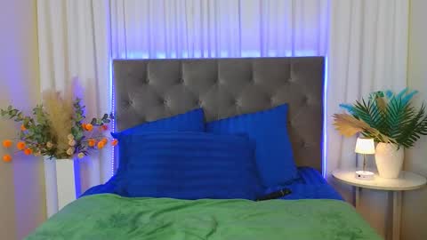 Snapshot of ariana_petite chatting on March 5, 2026, 11:56 pm Ariana online show from March 5, 2026, 11:56 pm