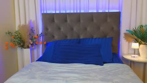 Snapshot of ariana_petite chatting on March 19, 2026, 12:14 am Ariana online show from March 19, 2026, 12:14 am