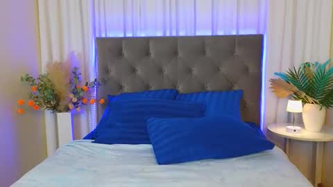 Snapshot of ariana_petite chatting on March 19, 2026, 11:42 pm Ariana online show from March 19, 2026, 11:42 pm