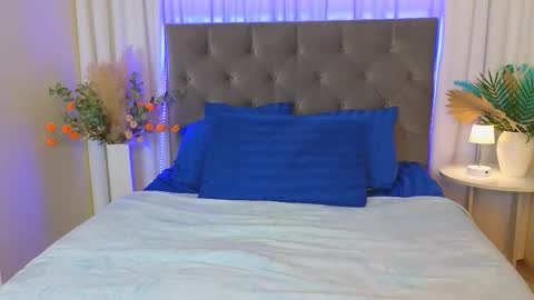 Snapshot of ariana_petite chatting on March 24, 2026, 12:04 am Ariana online show from March 24, 2026, 12:04 am