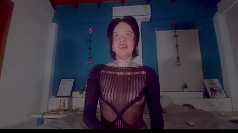 ariana_whitee online show from November 13, 2025, 7:51 am