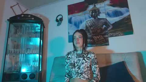 ariana_whitee online show from April 28, 2026, 10:53 am